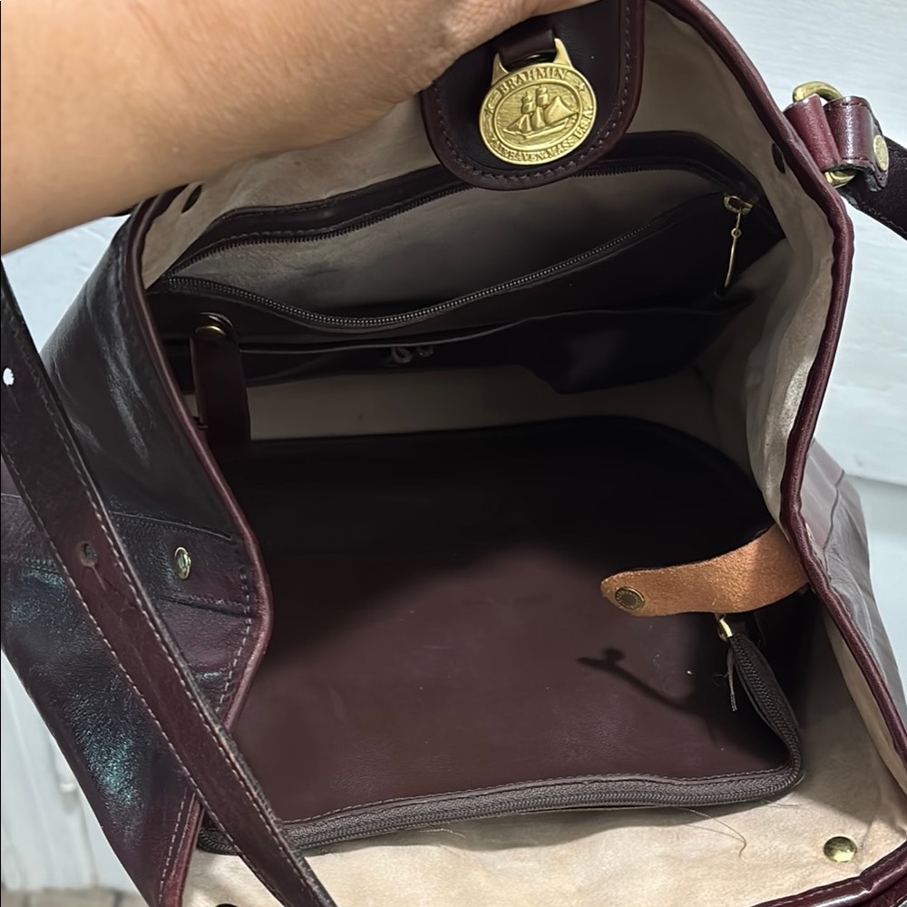 Elegant Brown Leather Tote Bag - Picture 6 of 7